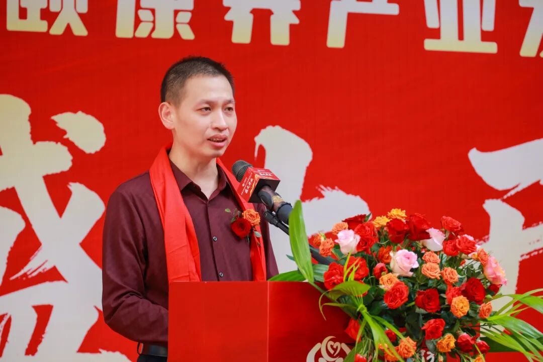 盛总讲话特写.JPG
